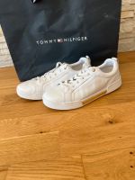 Tommy Hilfiger Schuhe Sneaker ⛔️⛔️⛔️Leder Nordrhein-Westfalen - Sankt Augustin Vorschau