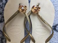 Havaianas Flip Flops mit goldenen Glitzersteinen Größe 39-40 Kr. München - Unterföhring Vorschau