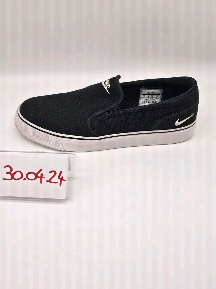 Nike Sneaker neuwertig EUR 42,5 in Aue