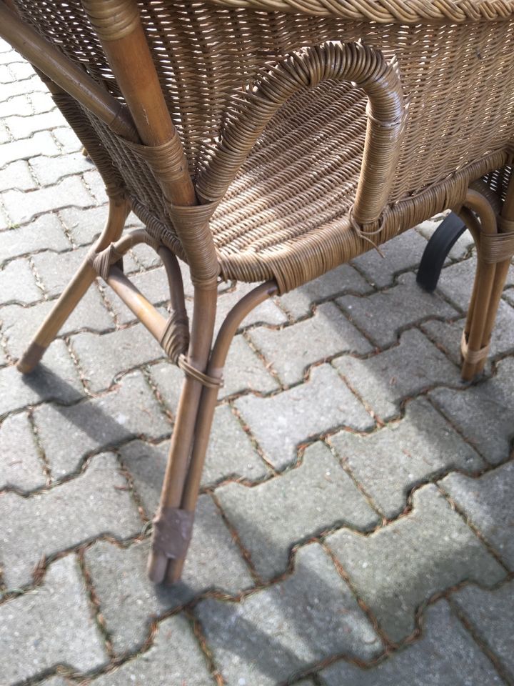 Sitzgruppe Rattan-Stühle + Tisch in Rattan-Optik in Fischbach (Arnsdorf)