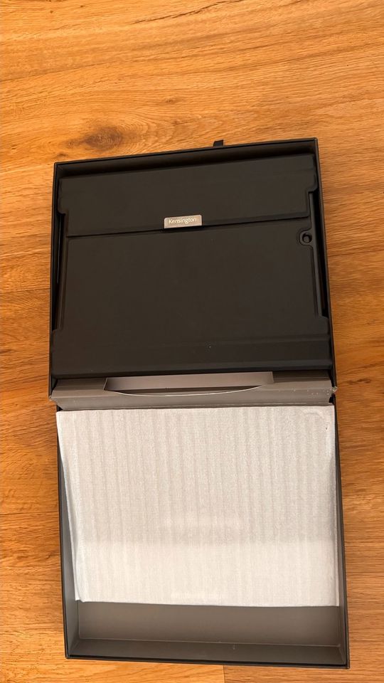 Kensigton Key Folio Bluetooth Tastatur iPad Air Neu in Köln