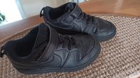 Nike Turnschuhe Gr. 28 schwarz Düsseldorf - Unterbach Vorschau