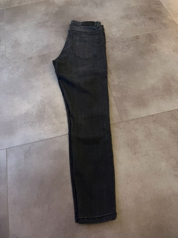 Vero Moda Jeans schwarz Größe S Länge 30 in Großbeeren