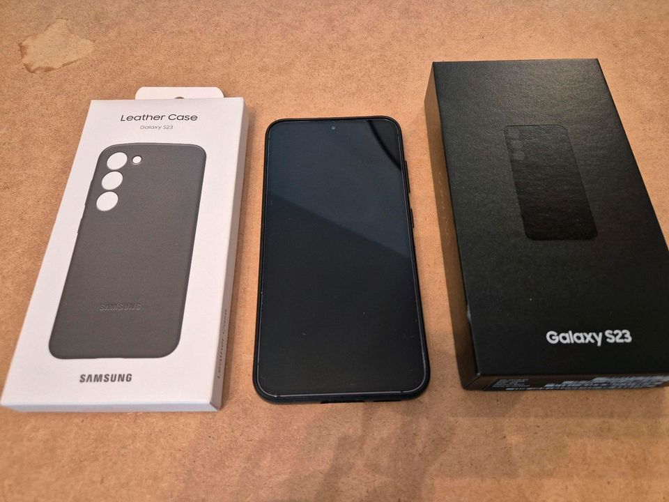 Samsung S23 256Gb Black + Leather Cover in Bielefeld