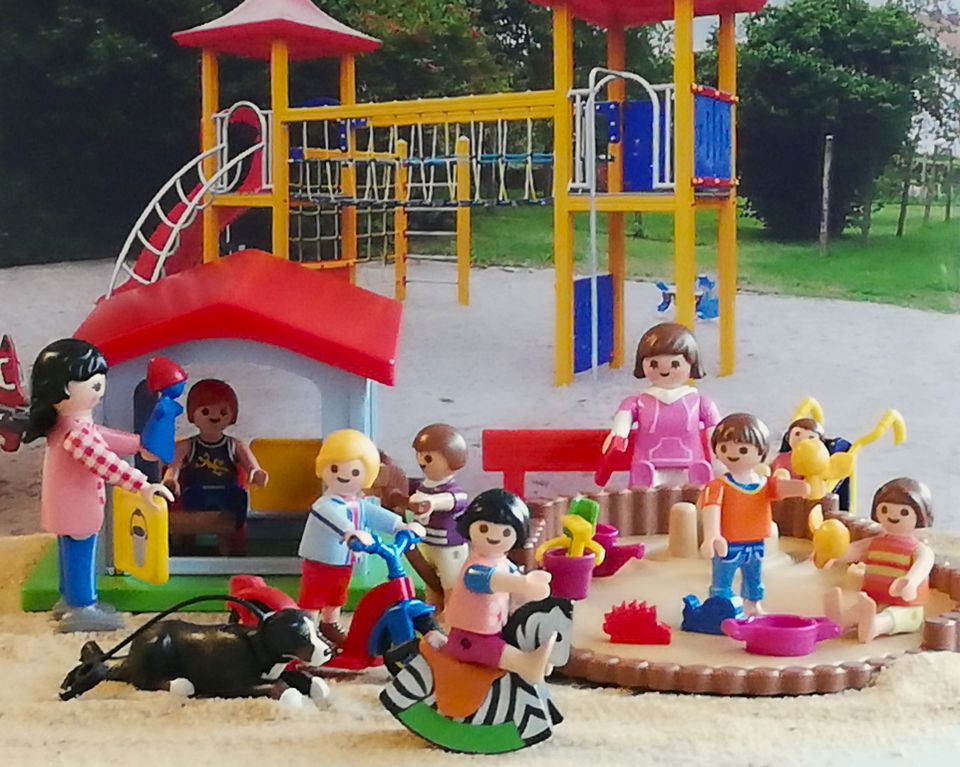 Playmobil 9814-A Kinderspielplatz mit Häuschen in Leverkusen