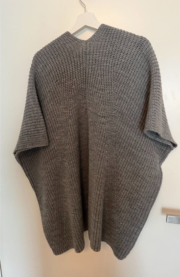 OPUS „Strickjacke“ one size in Molfsee