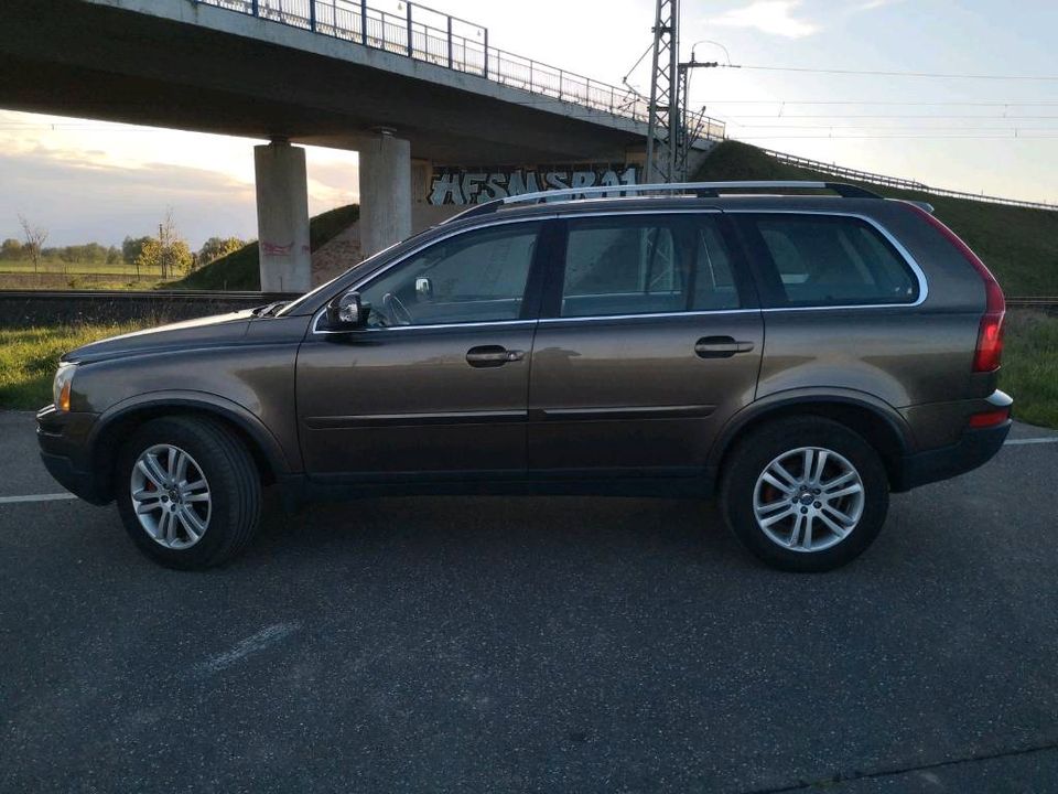 Volvo XC90 D5 200PS Geartronic 7Sitze 2012Mod AWD in Schwerin