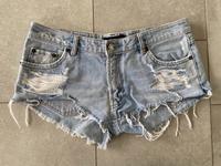 Hotpant Jeans mit Löcher Gr. 30, wie neu Nordrhein-Westfalen - Laer Vorschau
