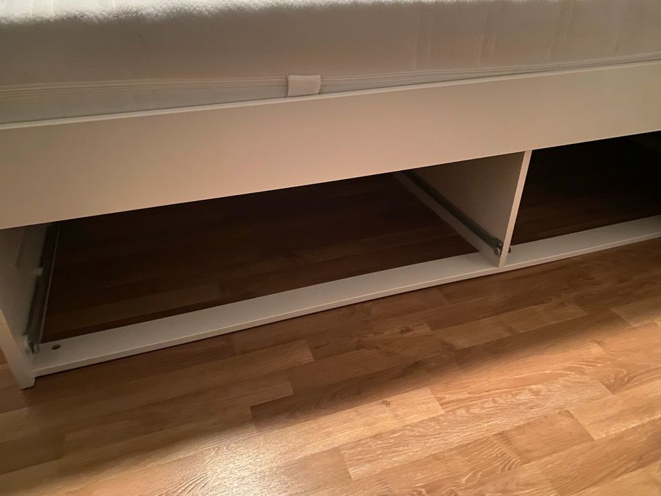 Ikea Brimnes Bett inkl. 2 Matratzen in Battenberg