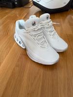 Air Max DN 44,5 white wie neu München - Bogenhausen Vorschau