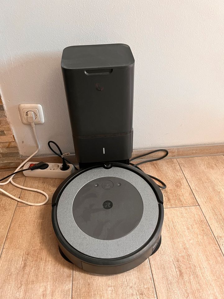 I Robot Roomba i5 in Greetsiel