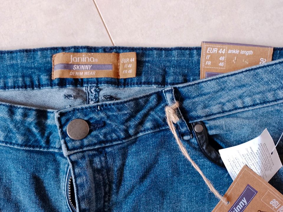 Damen Jeans Gr. 44 NEU in Wegberg