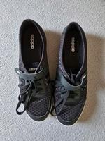 Adidas Ballerinas in schwarz Größe 39 Leipzig - Sellerhausen-Stünz Vorschau