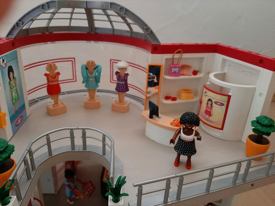 Playmobil 5485 City Life Shopping-Center mit Einrichtung gebrauch in Alzenau