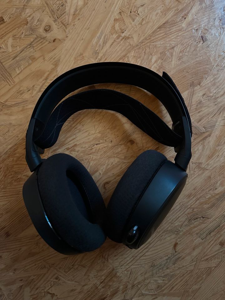 Steelseries Arctis 7 in Hille