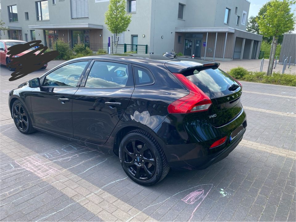 Volvo V40 D2 in Oldenburg