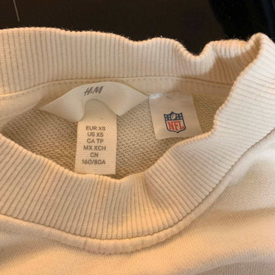 H&M NFL Sweatshirt beige Gr. XS in Bockhorn