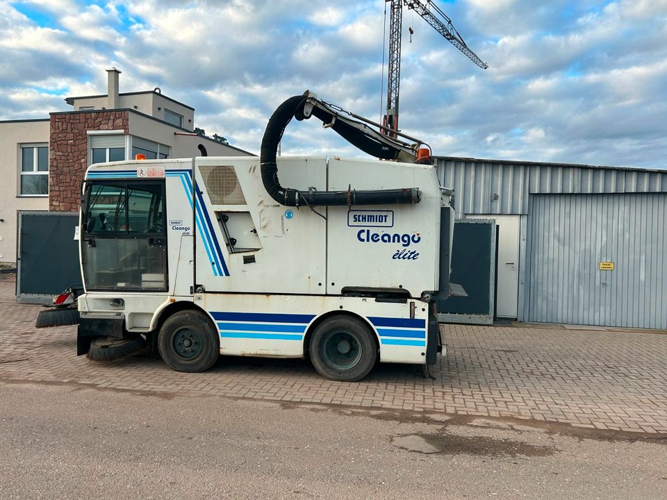 Schmidt Cleango Kehrmaschine Saugkehrmaschine Straßenreiniger in Harthausen