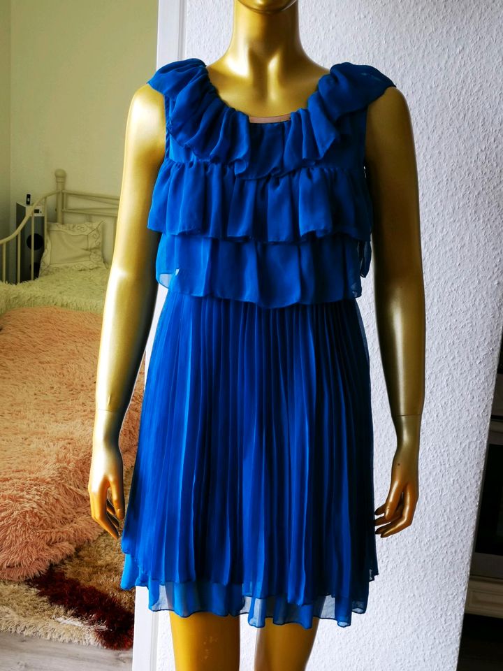 Ich verkaufe ein wunderschönes Kleid, Größe M in Köln