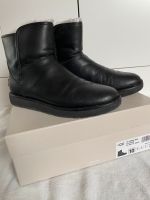 UGG Damen glattleder Kurzstiefel schwarz Gr.41 W Abree Mini Baden-Württemberg - Heilbronn Vorschau