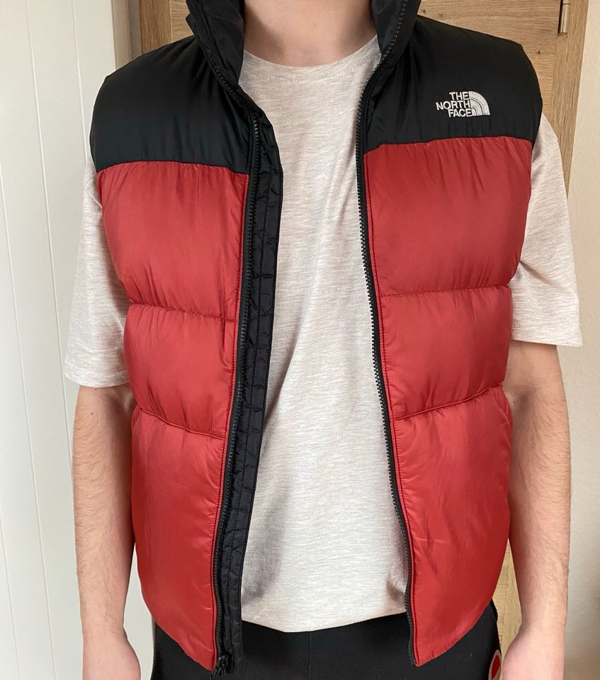 ✅The North Face Daunen-Puffer-Weste 700 (Rot/Schwarz) M Mens in Treuen