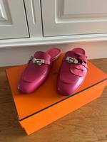 Hermès Mules Oz in Himbeer-Pink Hessen - Bad Homburg Vorschau