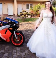 Hochzeitskleid/Brautkleid S-M mit Unterrock Niedersachsen - Braunschweig Vorschau