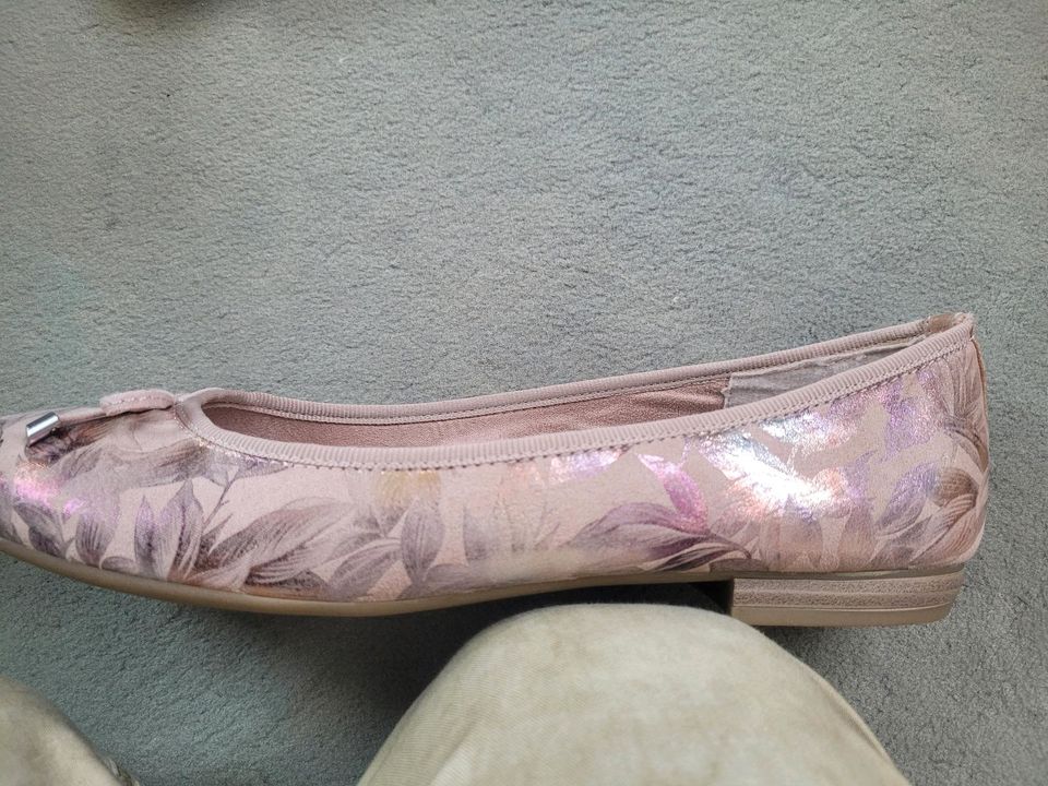 Ballerinas Marco Tozzi Gr 42-42,5 rosé glänzend NEU in Hamburg