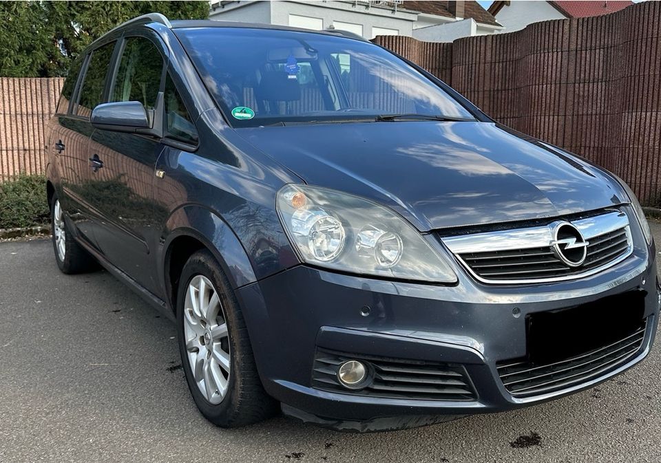 Opel Zafira B Edition in Schmelz