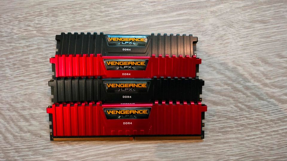 32GB(4x8GB) Vengeance LPX DDR4 RAM-Speicher in Lindewitt