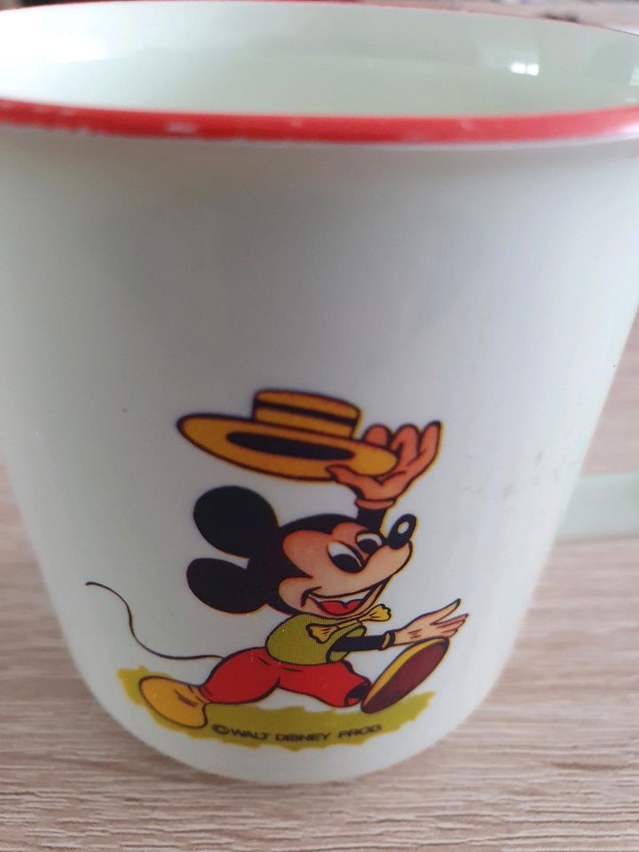 Micky Maus Becher in Oberschleißheim