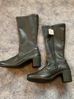 Schwarze neue Hush Puppies Stiefel Größe 40 mit Absatz Brandenburg - Mahlow Vorschau