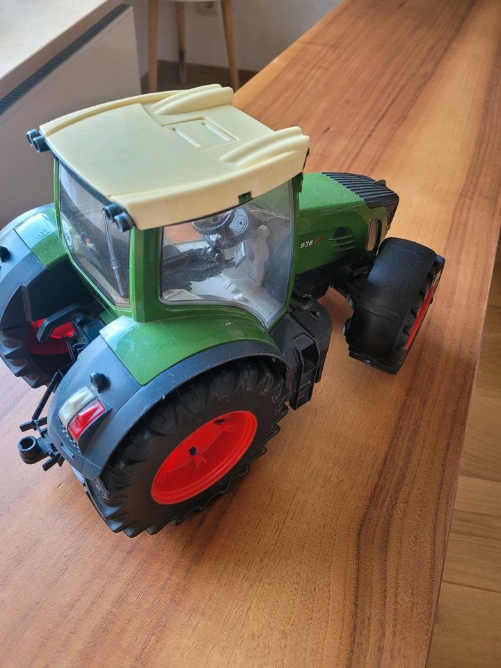 Spielzeug Traktor Fendt 936 Vario in Neuffen