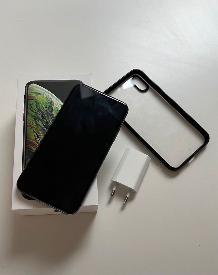 iPhone XS 256GB in Space Gray – Sehr guter Zustand in Berlin