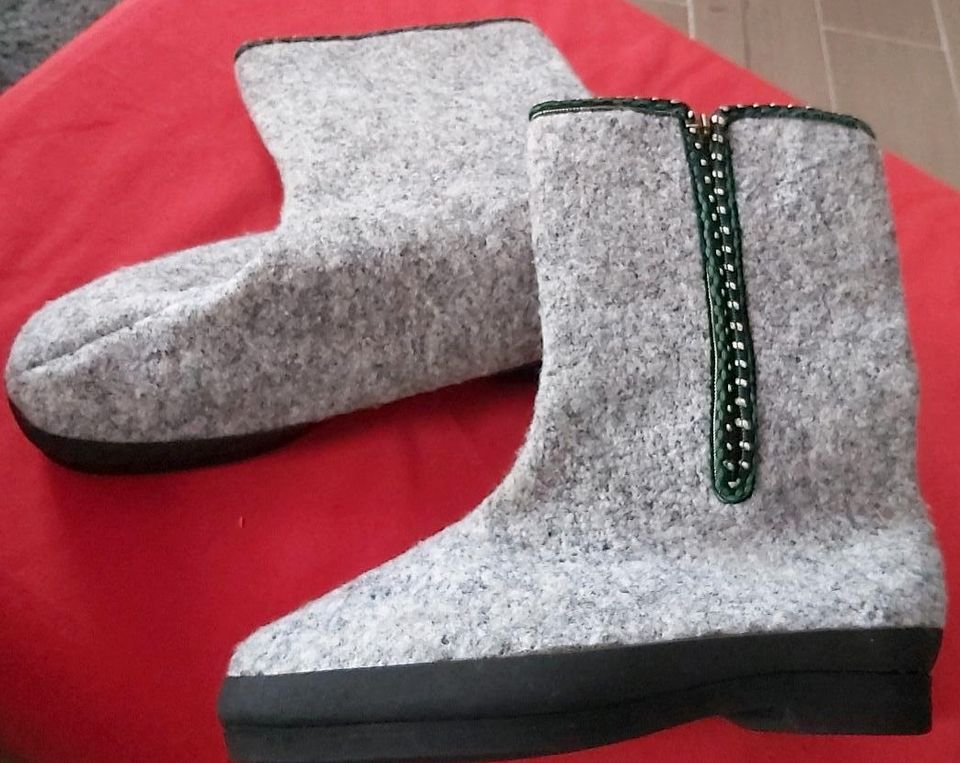 Hausschuhe Winterstiefel warm Gr.40 schmal in Seifhennersdorf