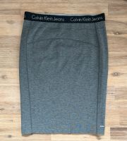 Grauer Pencil Skirt Rock von Calvin Klein Jeans Damen Größe L Frankfurt am Main - Bergen-Enkheim Vorschau
