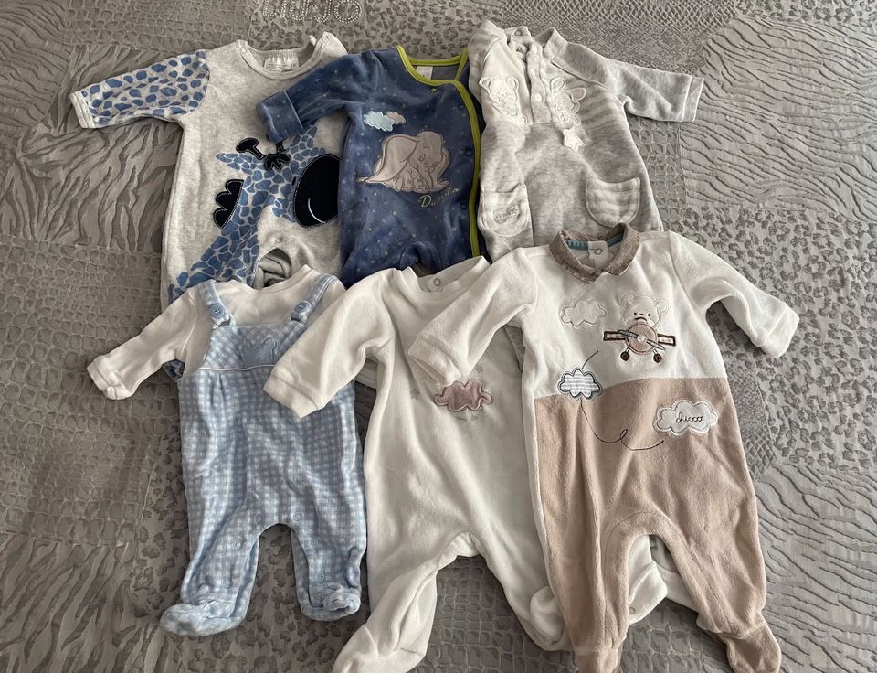 Baby Winterkleidung Paket 0-3 Monaten in Düsseldorf