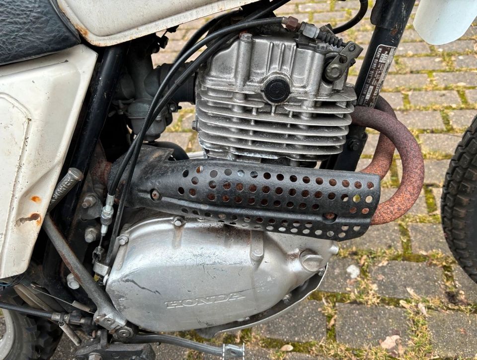 Honda XL 250 S Bj. 04/82 läuft muss aber restauriert werden in Bremen