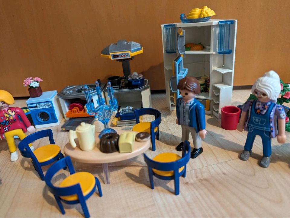 Playmobil Küche Haushaltsraum Familie Kind Roller Oma in Berlin