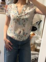 Top/ Blumen/ Oberteil V Schnittt/ Vintage Süß Coquette Sommer S München - Maxvorstadt Vorschau