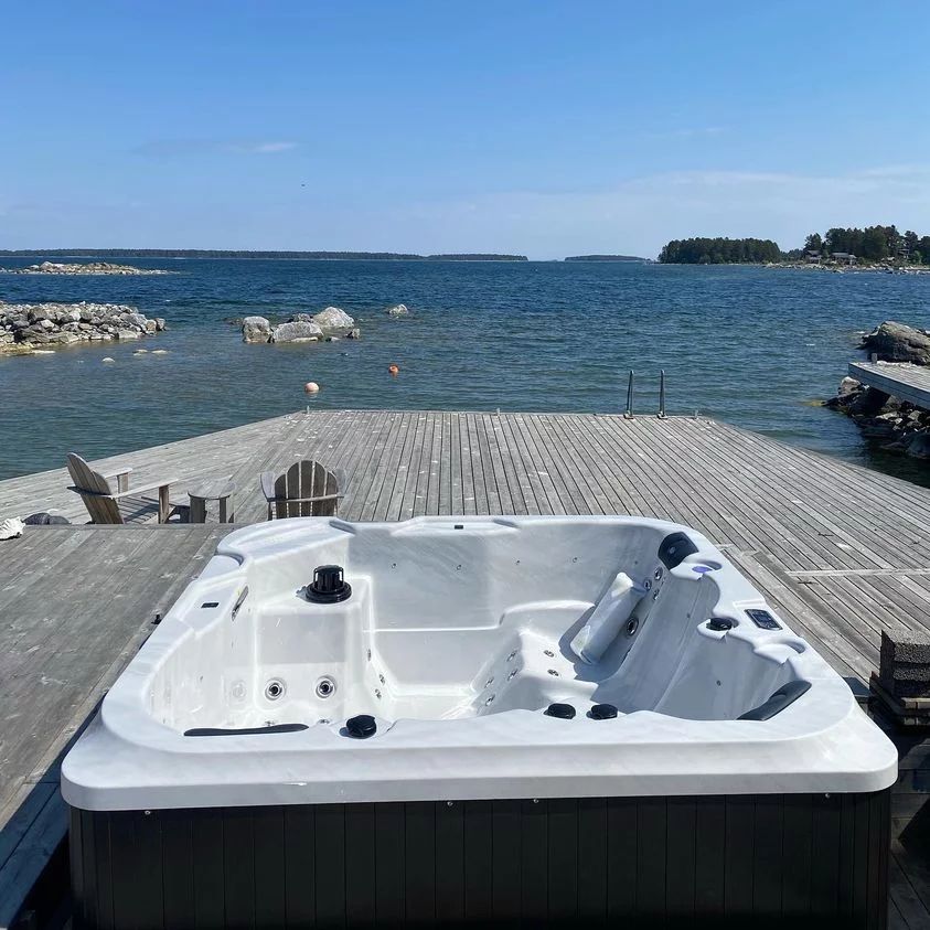 JACKUZZI WHIRLPOOL SPA GARTEN-POOL HOT TUB "ABISKO" in Berlin