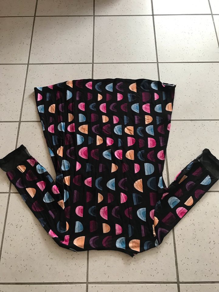 Shirt/Tunika schwarz/bunt/ pink in Jettingen