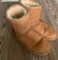Neuwertige Ugg Stiefel Braun Gr.38 mit Schaffell gefüttert Hamburg-Mitte - Hamburg Horn Vorschau