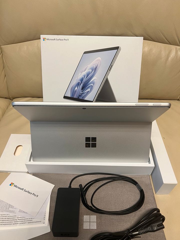 Microsoft Surface Pro 9. 12 Gen. i5-16GB-256GB. NEU. Garantie in Rostock