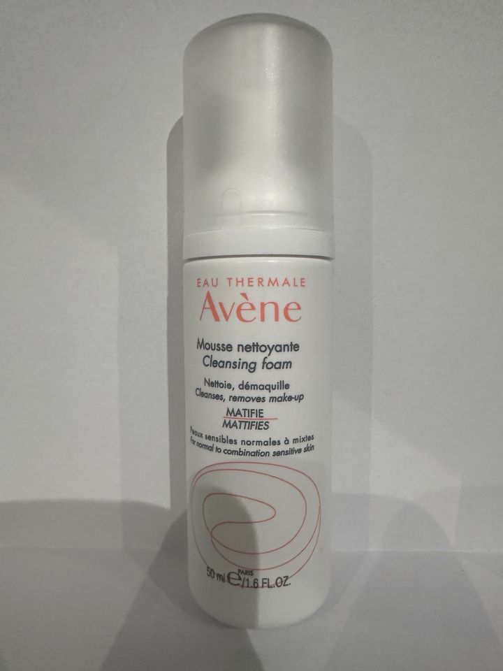 AVENE hydrance boost serum und cleansing foam in Oberhausen