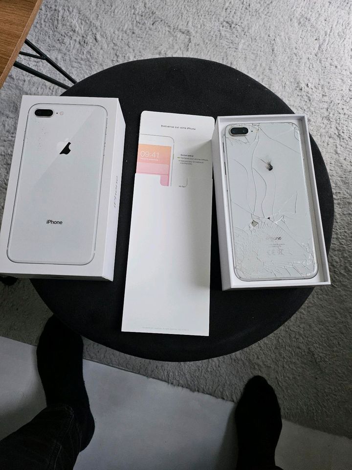 İphone 8 plus 64 GB weiß (komplett Riss) in Braunschweig