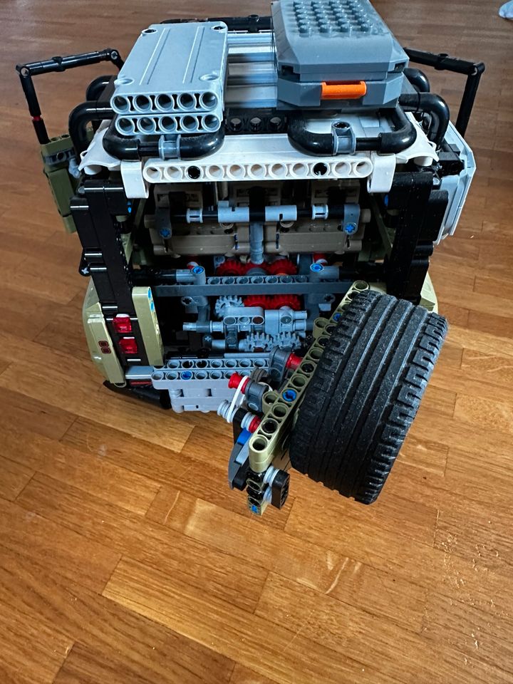 Lego Technik / Technic 42110 Land Rover in Stuttgart