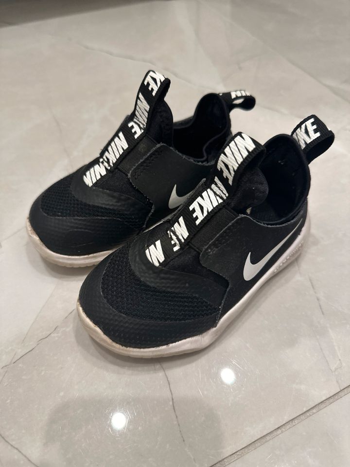 Nike flex runner gr. 22 in Berlin