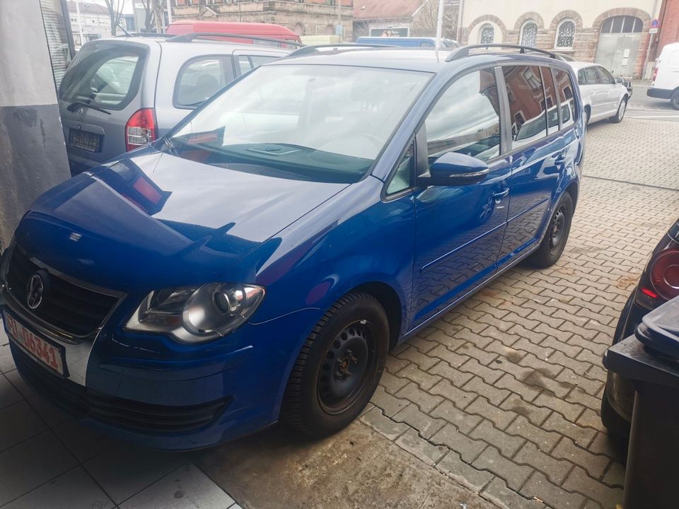 Volkswagen Touran Trendline in Fürth