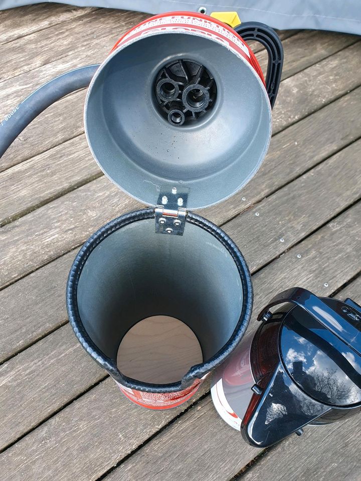 Feuerlöscher umgebaut als Kaffeespender / Pump-Kaffeekanne in Harsum